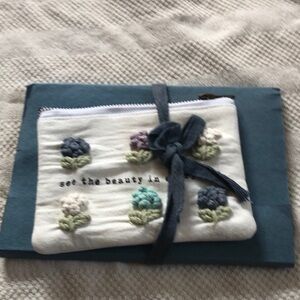 Mud pie two piece journal set. Nice combo🦩👜👜